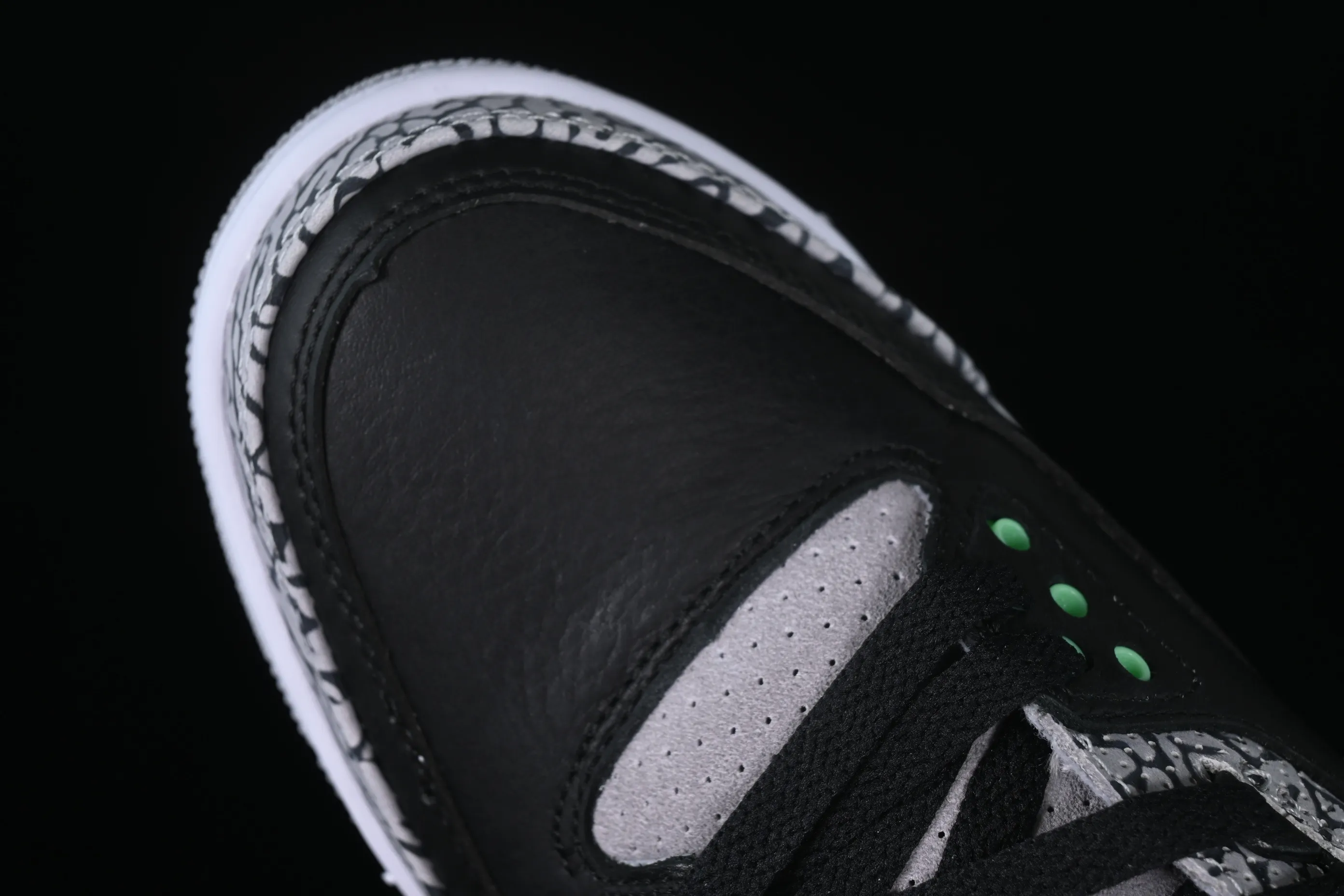 All categories Air Jordan Jordan series basketball shoes Air Jordan 3 Air Jordan 3 "Green Glow" AJ3 Joe 3 black and green full head layer CT8532-031